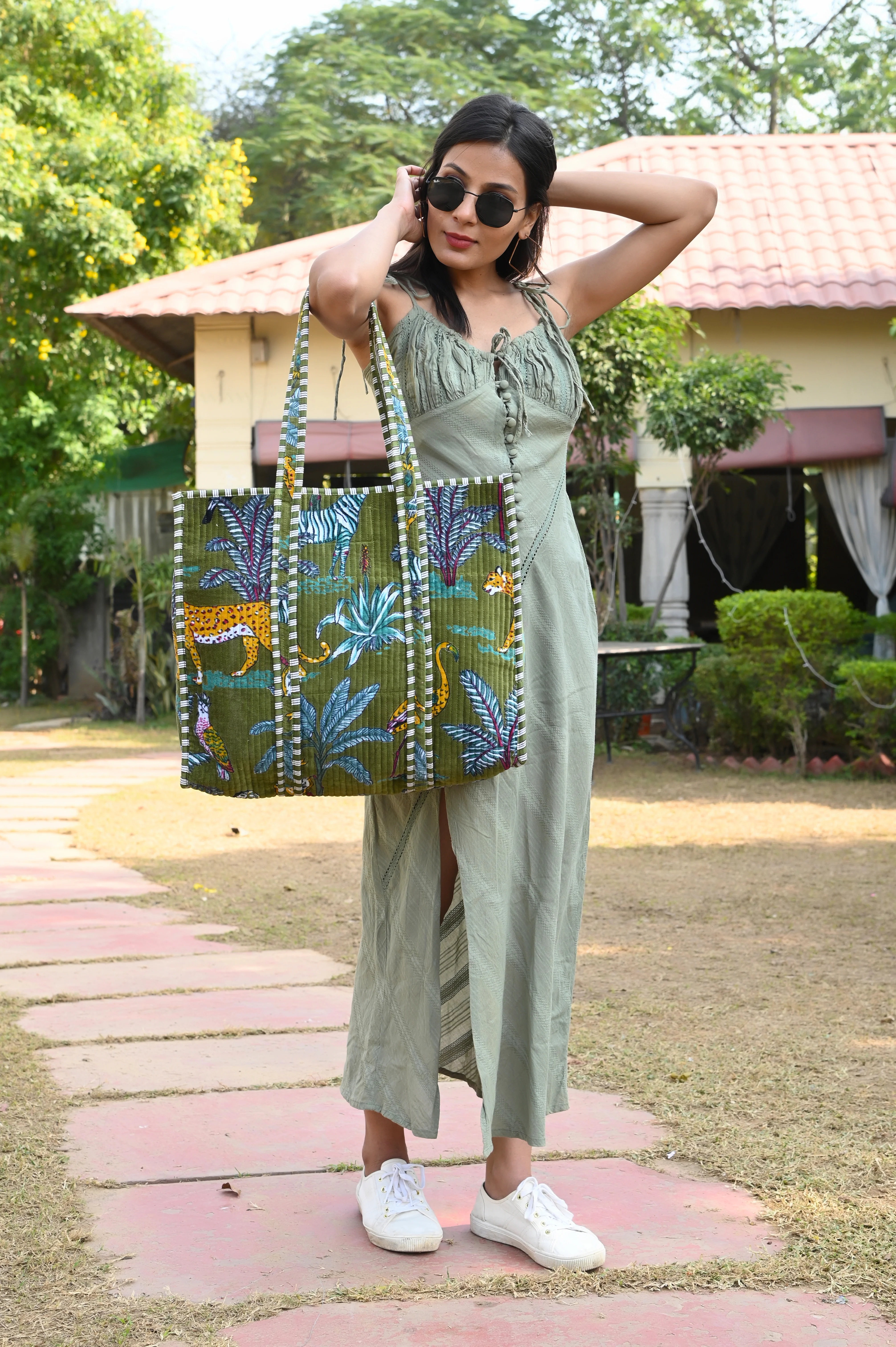 The Jungle Tote in Velvet - Image 180