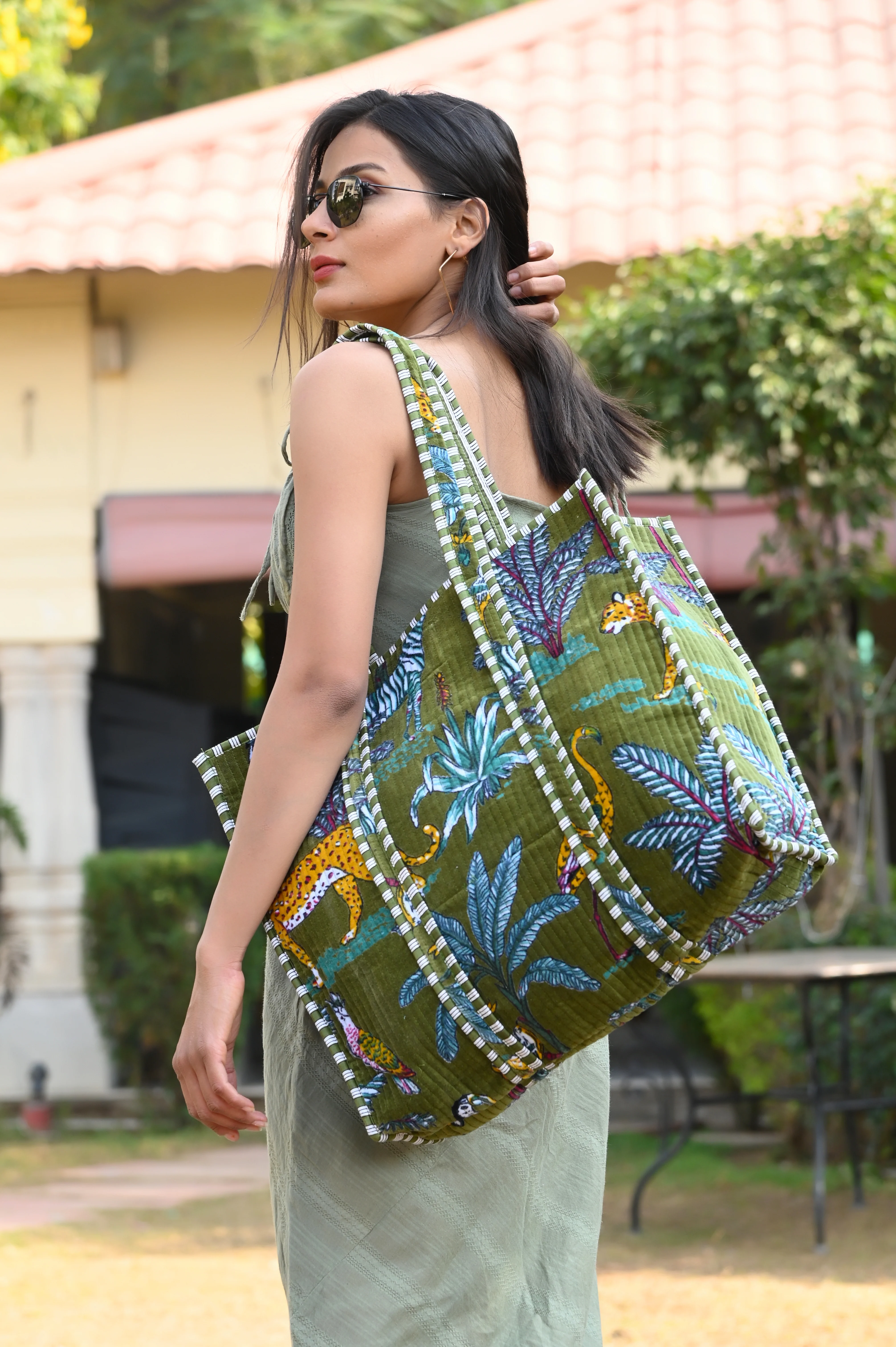The Jungle Tote in Velvet - Image 92